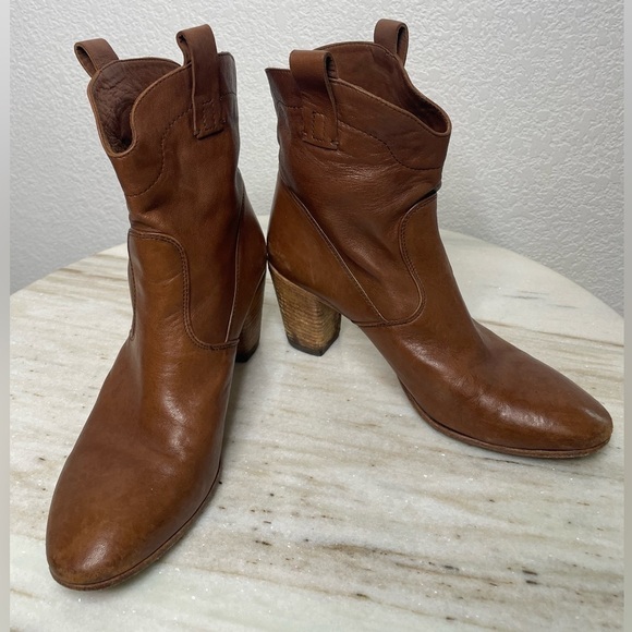 Alberto Fermani boots heeled brown soft leather sz 7 or 38 pull on - Picture 1 of 11